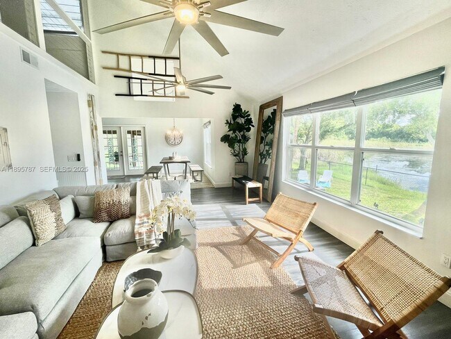 Building Photo - 4700 Regina Dr