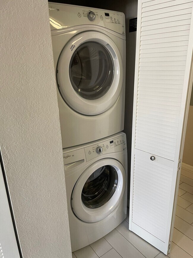 Building Photo - 7320 SW 79th St