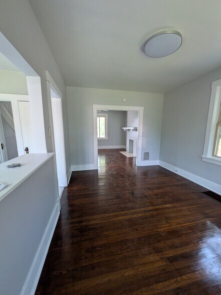 Building Photo - 313 Jacob St