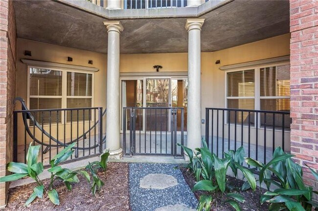 Building Photo - 200 River Vista Drive