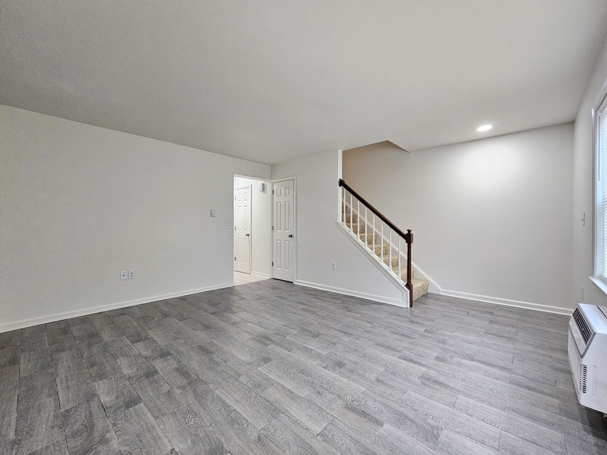 Building Photo - 104 Bradford Dr