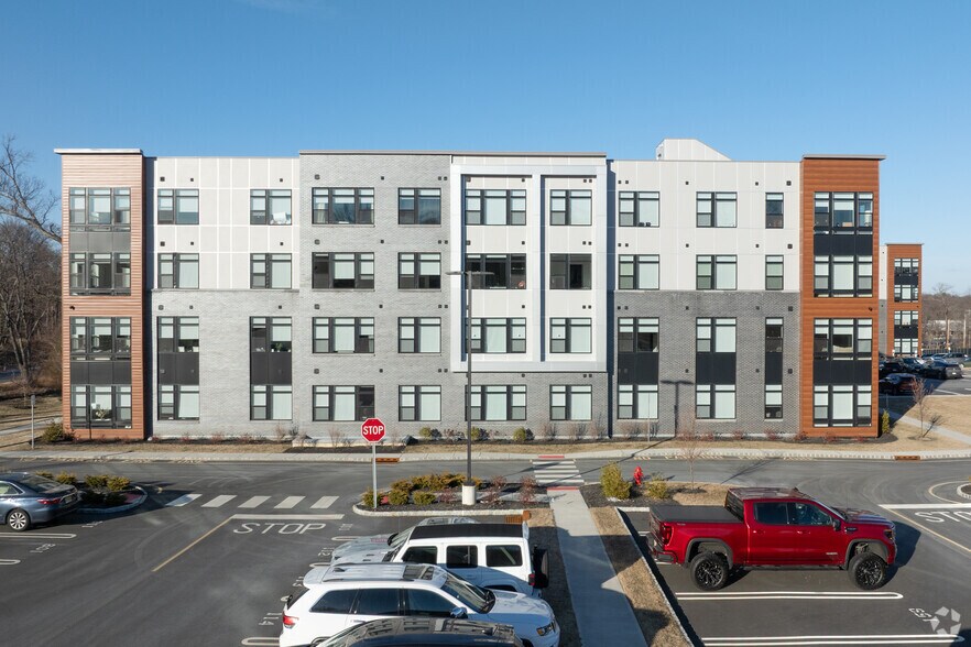 Building Photo - Woodland Square at Montvale