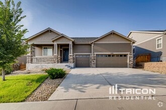 Building Photo - 7686 Oasis Dr