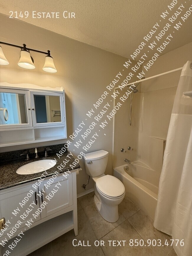 Building Photo - 2149 Estate Cir