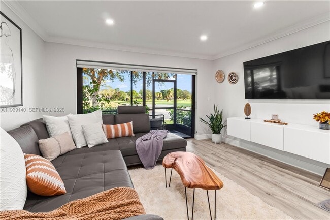 Building Photo - 9001 Jacaranda Ln