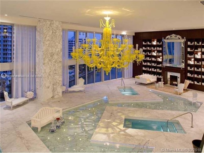 Building Photo - 475 Brickell Ave
