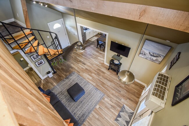 Building Photo - 330 Dixie Dr
