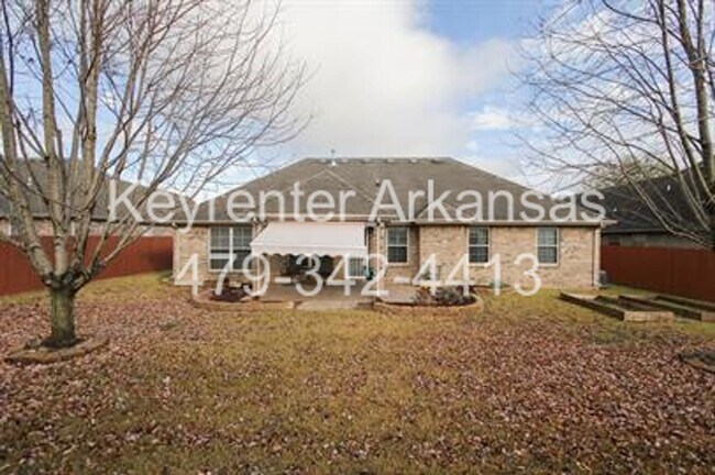 Building Photo - Gorgeous home in Bentonville!