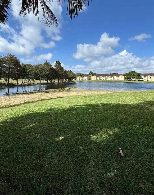 Building Photo - 12620 Vista Isles Dr