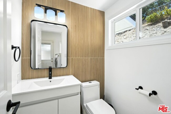 Building Photo - 14858 Round Valley Dr