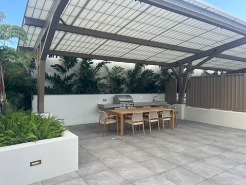 14 BBQs on the rec deck - 1500 Rycroft St