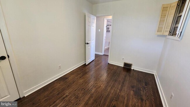 Building Photo - 213 Overbrook Ave