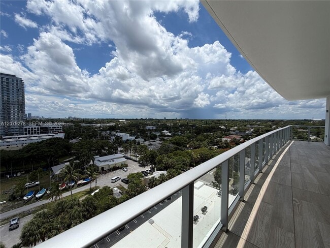 Building Photo - 4714 N Flagler Dr