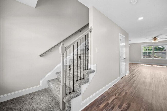 Building Photo - Beautiful Open-Concept Home with Covered Deck & Huge Backyard