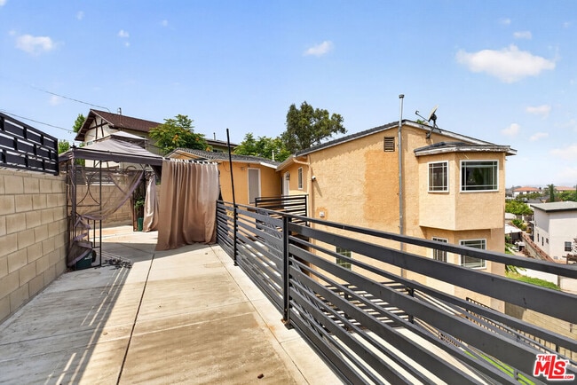 Building Photo - 11029 Eldora Ave