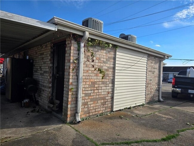 Building Photo - 901 W Genie St