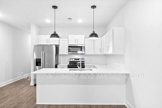 Building Photo - 750-H-104 Tracy Ln