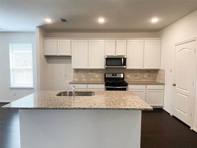 Building Photo - 31302 Whitfield Ct