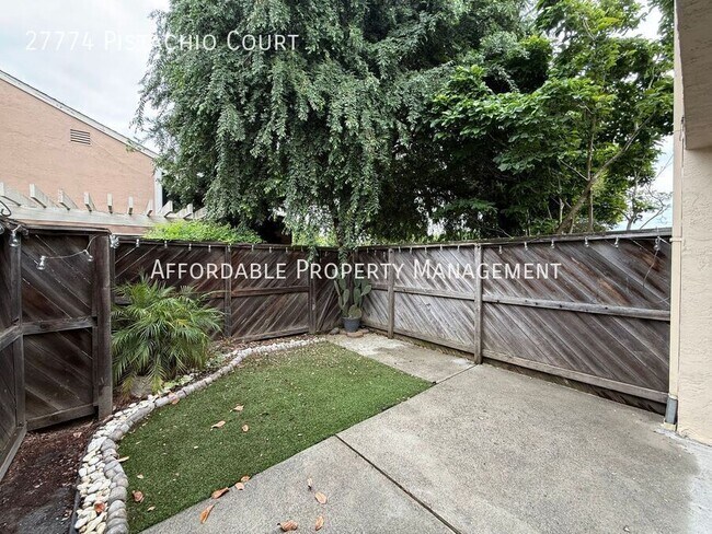 Building Photo - 27774 Pistachio Ct