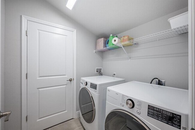 Building Photo - 2400 Ezzell Ct