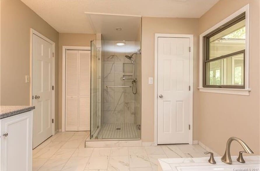 Building Photo - 2320 Carson Drive