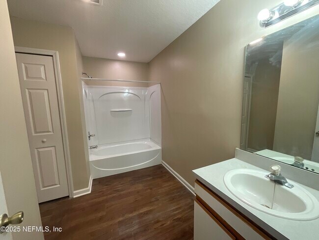 Building Photo - 13555 Ashford Wood Ct W