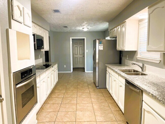 Building Photo - 12835 Pantano Drive