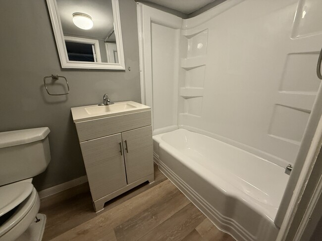 2nd full bathroom - 606 N Woodington Rd