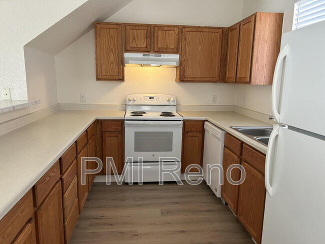 Building Photo - 1303 Powell Ln