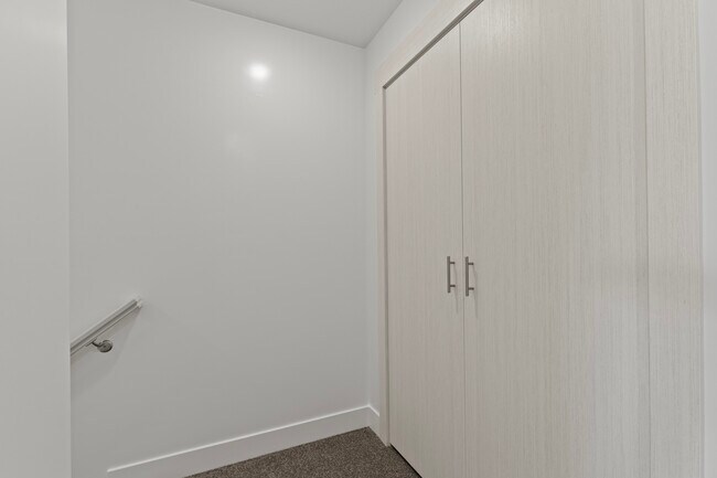 Building Photo - NT 3376