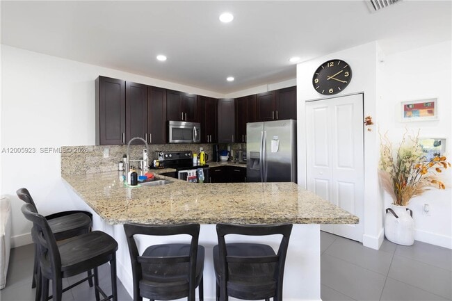 Building Photo - 345 NE 194th Ln