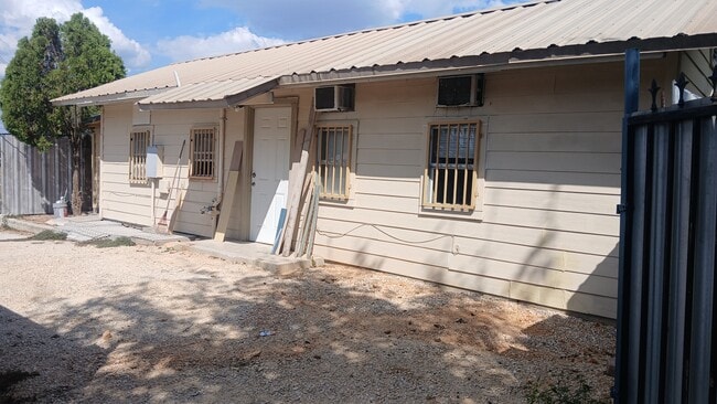 Building Photo - 8205 Glen Shadow Dr