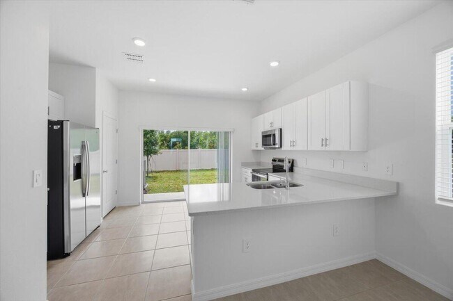 Building Photo - 2907 Skyline Lp