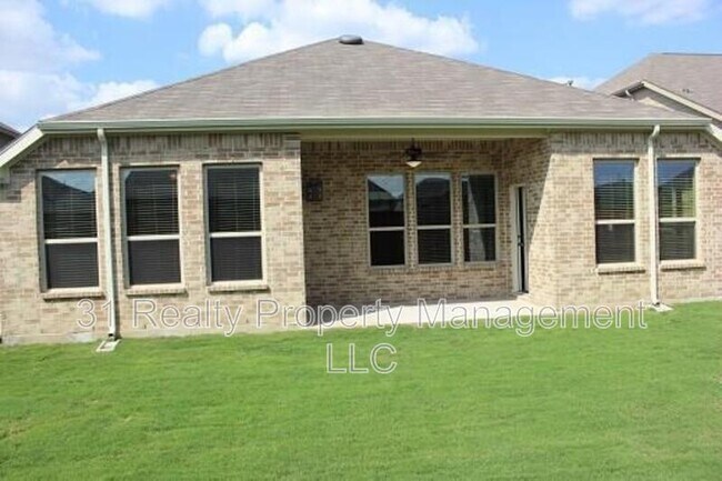 Building Photo - 16616 Central Garden Ln