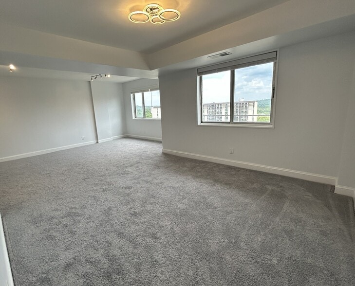 Building Photo - 5340 Holmes Run Pkwy