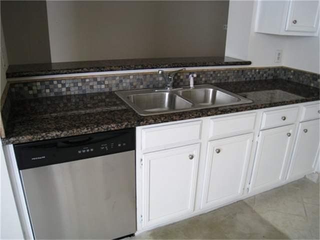 Building Photo - 327 Capehill Dr