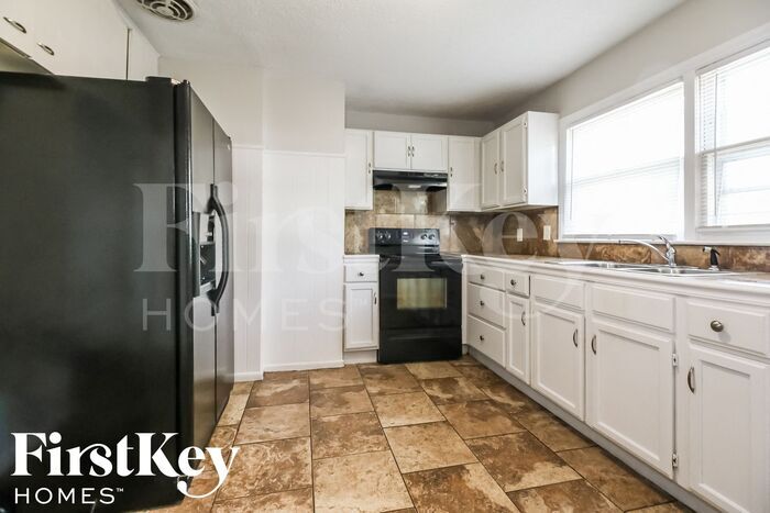 Building Photo - 10110 Hillcrest Rd