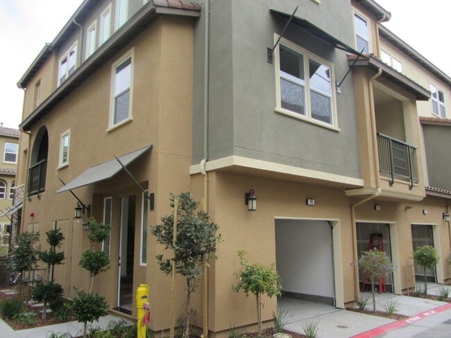 Primary Photo - 2Bed/2.5Bath Sunnyvale Townhouse