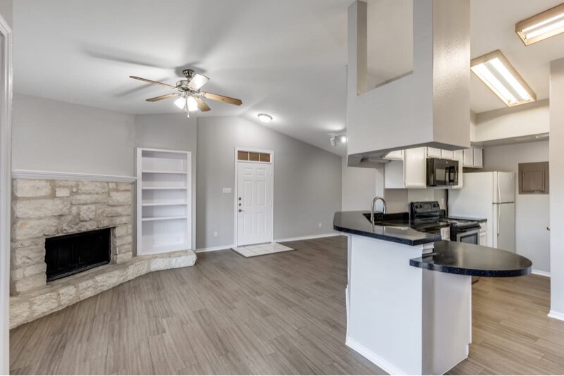 Building Photo - 6804 N Capital of Texas Hwy