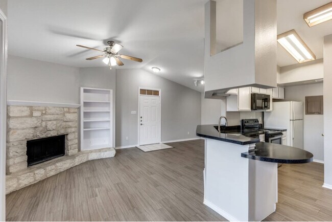 Building Photo - 6804 N Capital of Texas Hwy