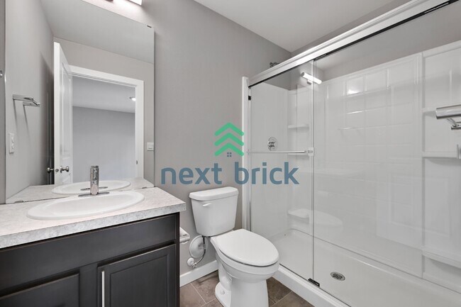 Building Photo - Spacious 4-Bedroom Retreat with 3.5 Baths in Beautiful Bothell – Your Ideal Home Awaits!
