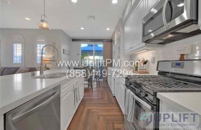 Building Photo - 44082 Calle Luz