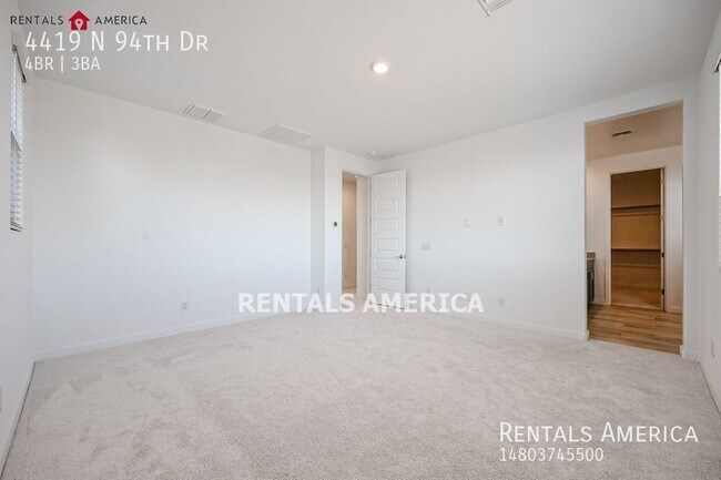 Building Photo - Gorgeous Open-Concept 4-Bedroom Home in a ...