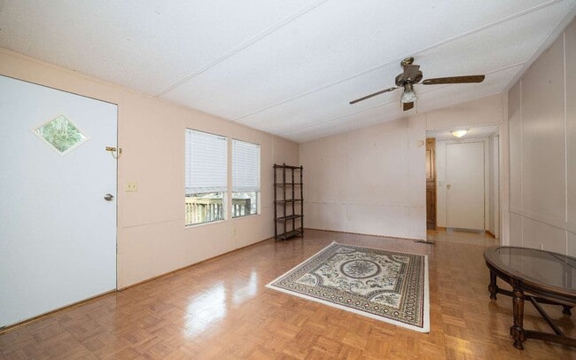 Building Photo - Peaceful 3 Bedroom Home just minutes to Live Oak