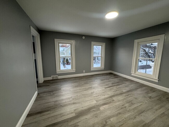 Building Photo - 414 N Bellinger St