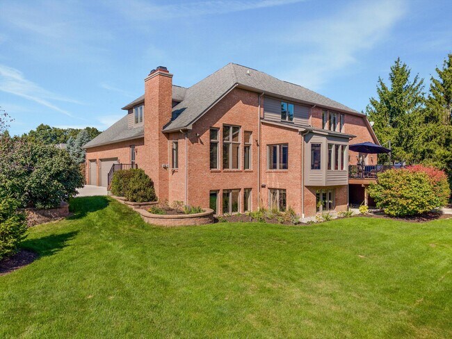 Building Photo - 7040 Royal Villa Ct