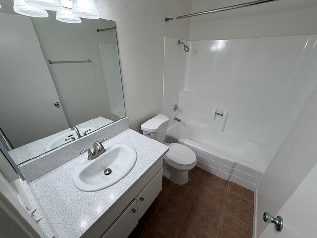 Building Photo - 800-806 S Park Hyde St