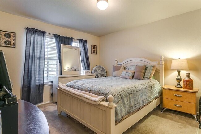 Building Photo - 8832 Elk Creek Ln