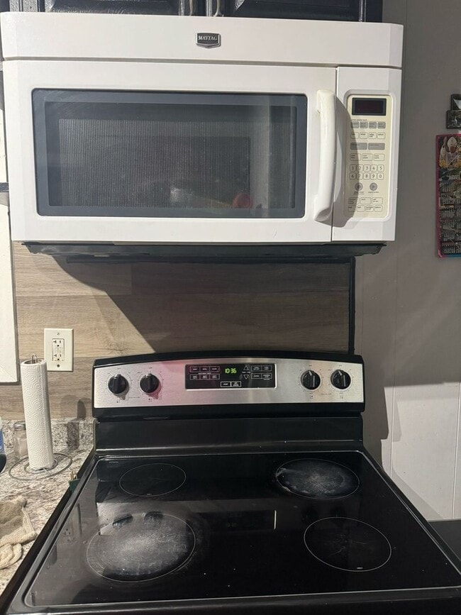 Building Photo - 204 East 16th St SW