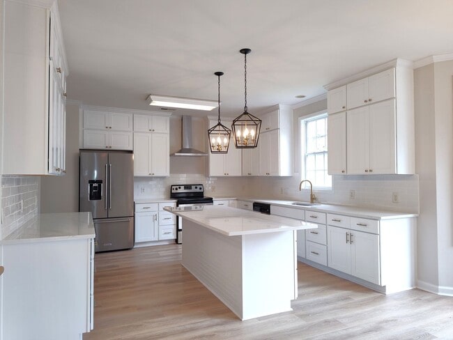 Building Photo - Stunning 2 Story, 4 Bedroom, 4.5 Bath Home Located in the Bridgemill Community in SC!